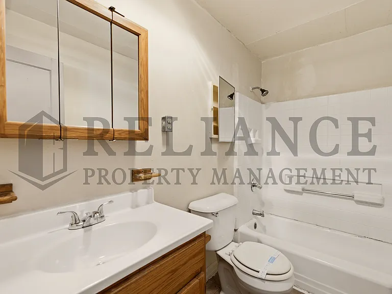 2464 S Washington Ave — Photo 30