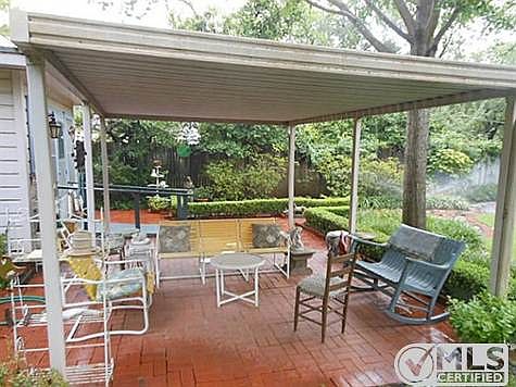 5th image of 636 Westwood Ave