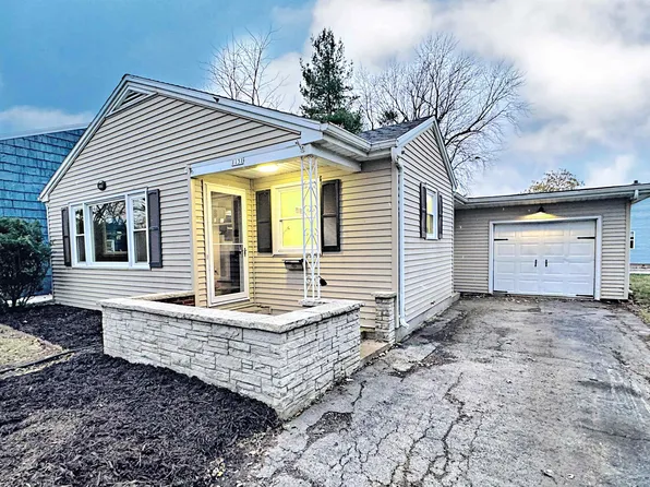 1131 Oak St, Oshkosh, WI 54901