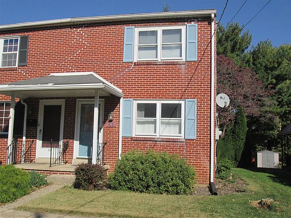Adorable Townhouse
