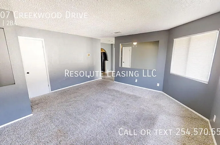2107 Creekwood Dr — Photo 5