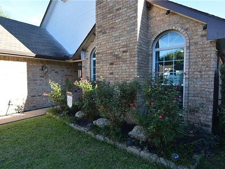4108 Goodnight Cir — Photo 1