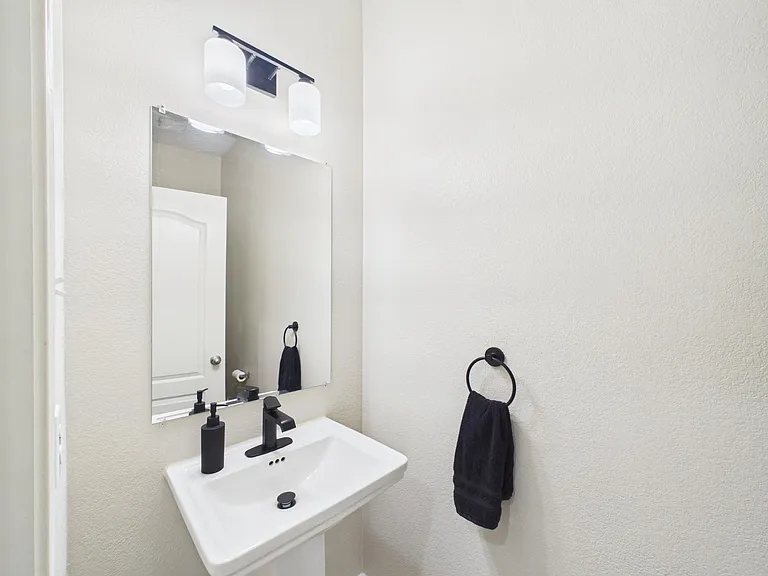 9426 Russeff Field Ln — Photo 17