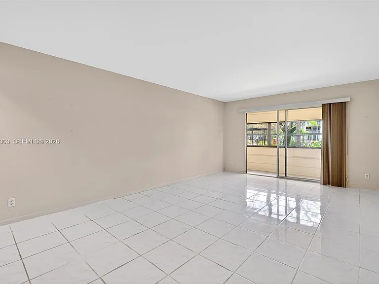 1400 SW 124th Ter #111Q — Photo 10