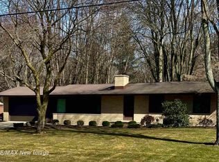 2137 S Poseyville Rd, Midland, MI 48640