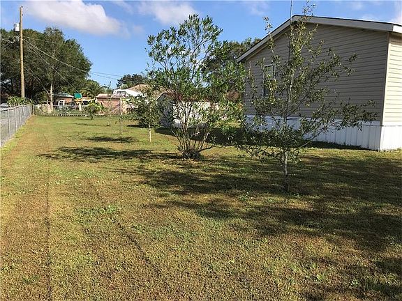 5th image of 1712 SE Cherry Dr