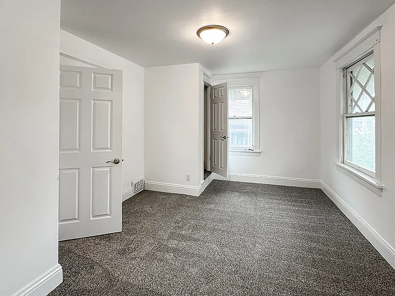 2122 Bancroft St — Photo 34
