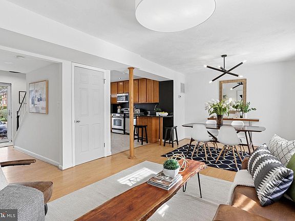 5th image of 7413 Sabin Dr