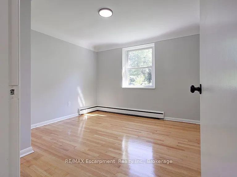 830 Robinson St #102 — Photo 21