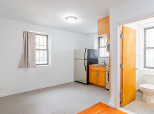 488 9th Ave #1B, New York, NY 10018