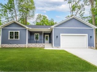 2424 Edgewood Dr, Salem, OH 44460