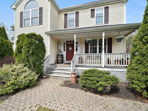 26 Old Colony Way, Whitman, MA 02382
