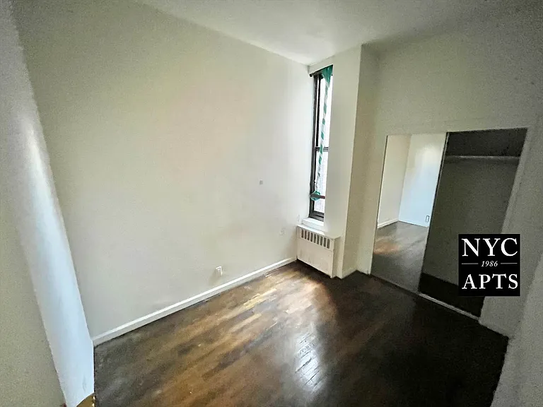 424 W 57th St #5A — Photo 6