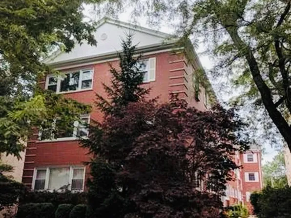 2147 Ridge Ave APT 2C, Evanston, IL 60201