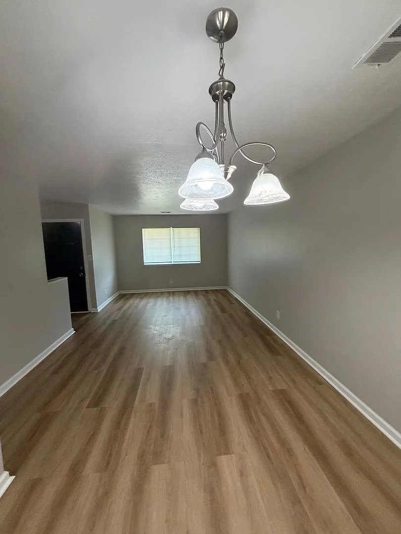 Experience Luxury Living at Bellagio Living II: Modern Apartments in Lawrence, Indiana — Photo 4