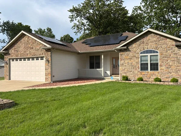 2004 Arthur Ct, Carterville, IL 62918