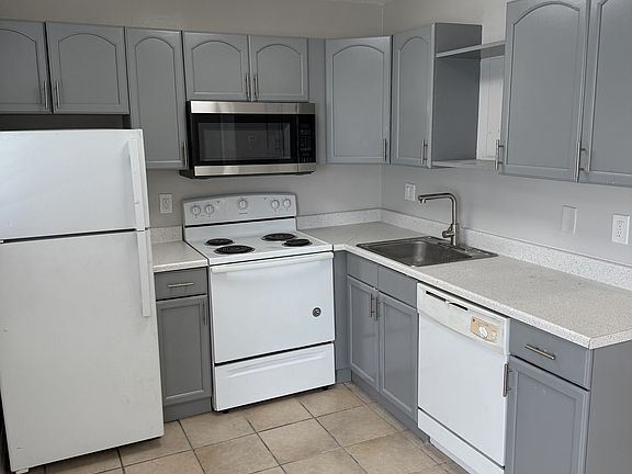 2nd image of 1321 Holly Heights Dr #4