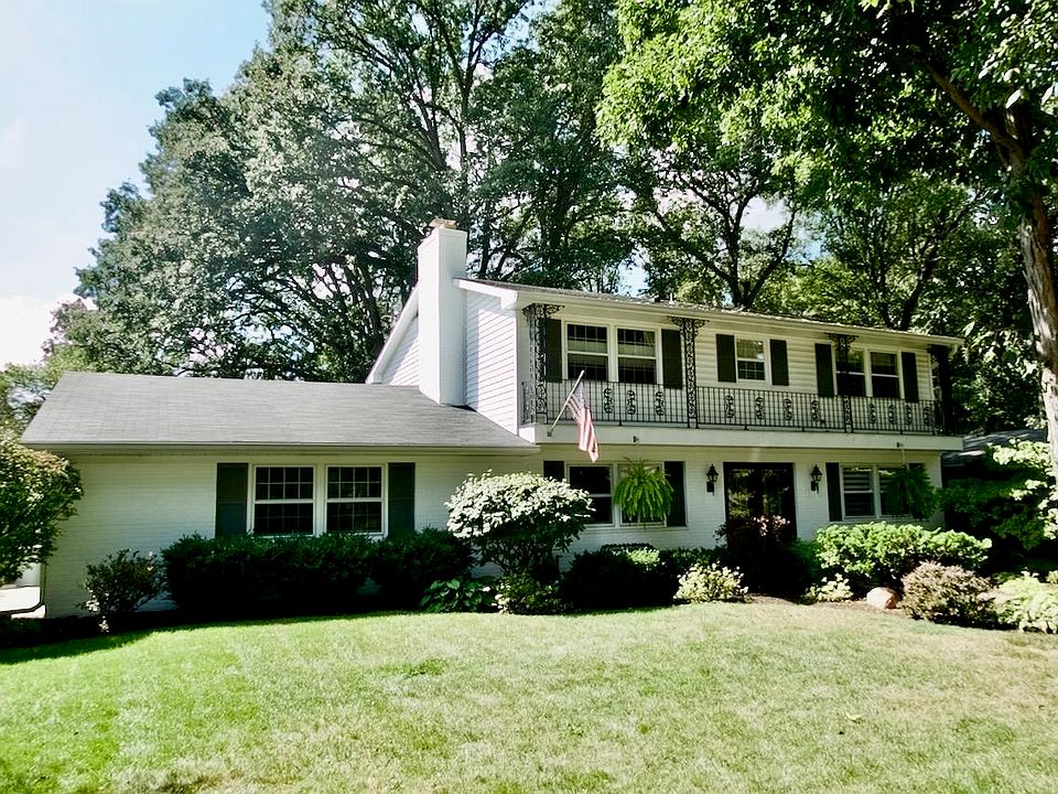 1st image of 2601 W Chelsea Dr