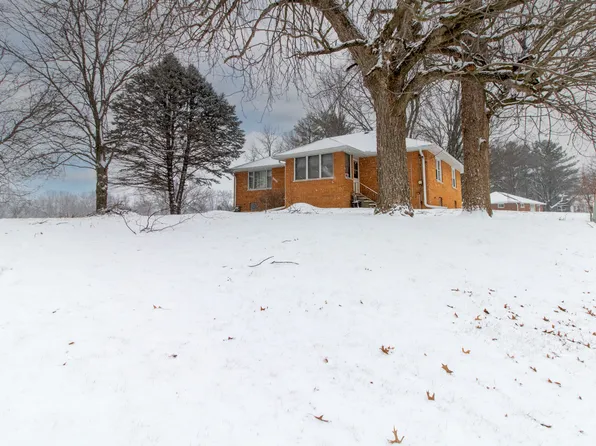 16120 Old Colonial Rd, Bloomington, IL 61705