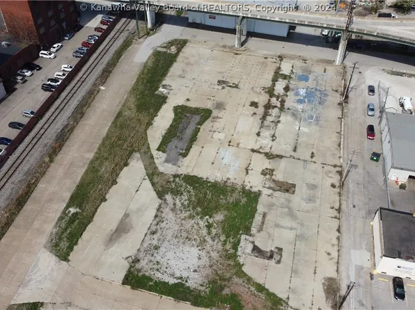 900 Brooks St, Charleston, WV 25301