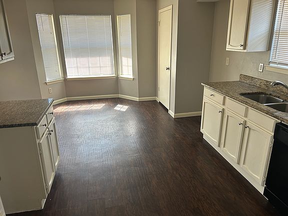 5th image of 609 Southwynd St