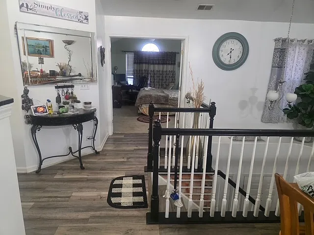2 bed, 1639 sqft, $2,400 — Photo 4