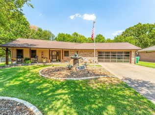 215 Maple Ln, Stephenville, TX 76401