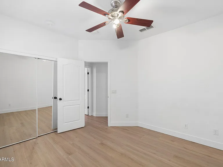 4349 E Smokehouse Trl — Photo 11
