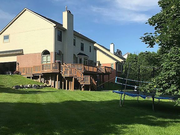 5th image of 44245 Greenview Ln