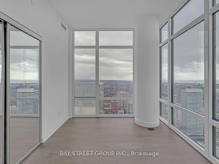 501 Yonge St #3209 — Photo 11