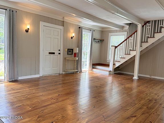 5th image of 180 Oak Haven Ave