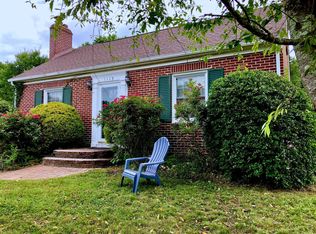 1115 Palmer Dr, Blacksburg, VA 24060