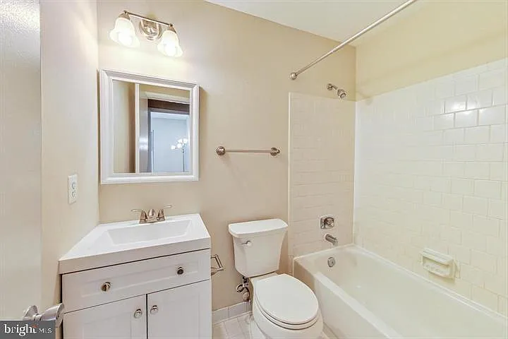 6415 Old Scotts Ct — Photo 14
