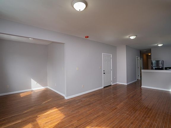 5th image of 375 Orange St #2
