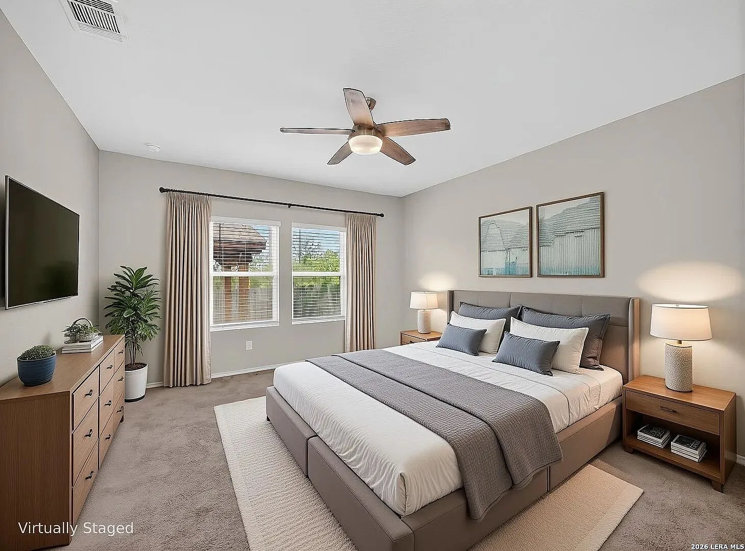 Room in 7 Bedroom Home in New Braunfels — Photo 3