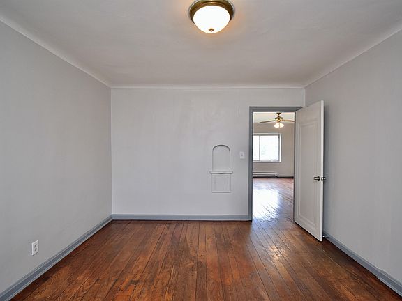 4th image of 2340 Harrison Ave APT 4