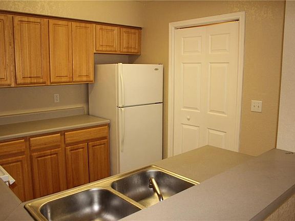 5th image of 3517 Brittany Ct #3519
