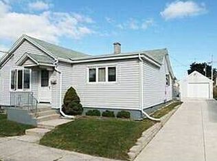 921 S 25th St, Manitowoc, WI 54220