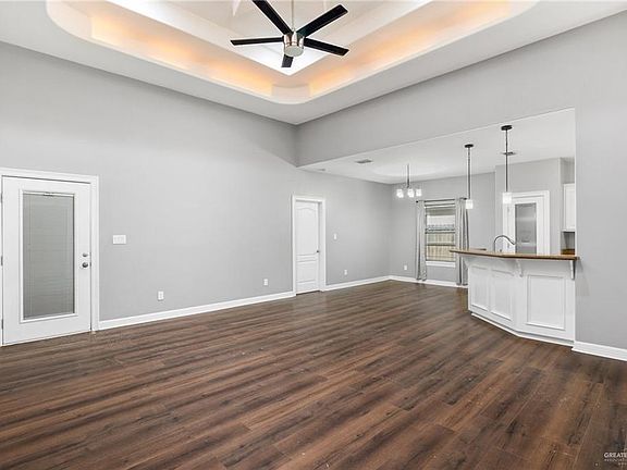 3rd image of 3621 Burr Dr