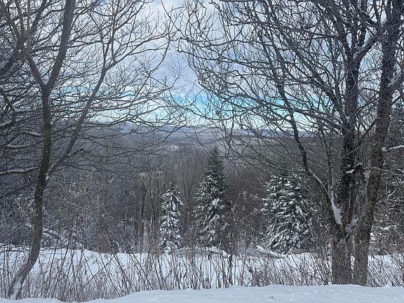 2nd image of 476 N West Rdg