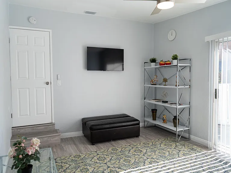 1507 S Roosevelt Ave — Photo 12
