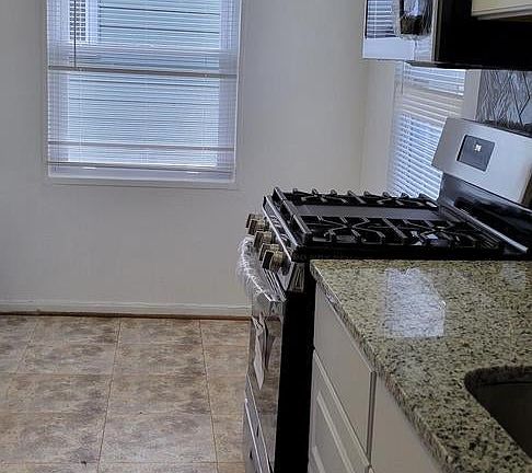 3rd image of 5018 N Englewood Dr