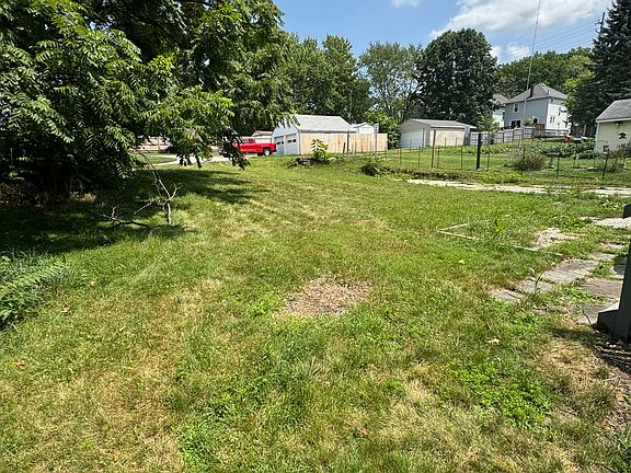 4th image of 501 Tallmadge Rd