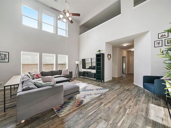 3rd image of 3247 Alan Thai Ln