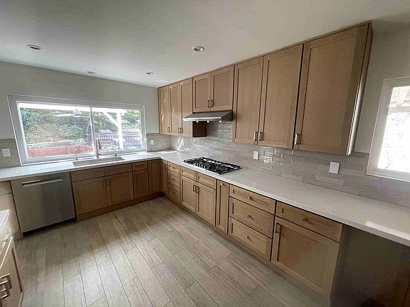 3rd image of 12577 Mendel Dr