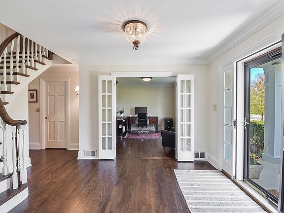 3rd image of 794 N Park Blvd