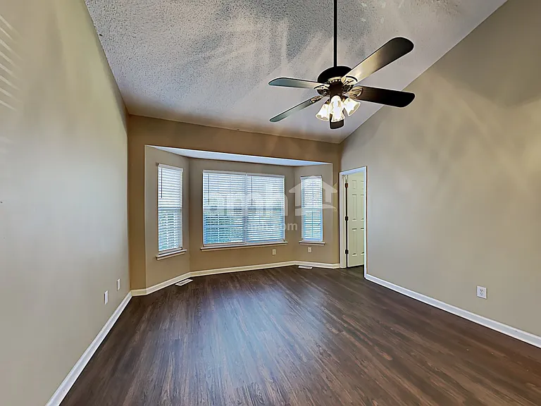 3501 Lownwood Way — Photo 12