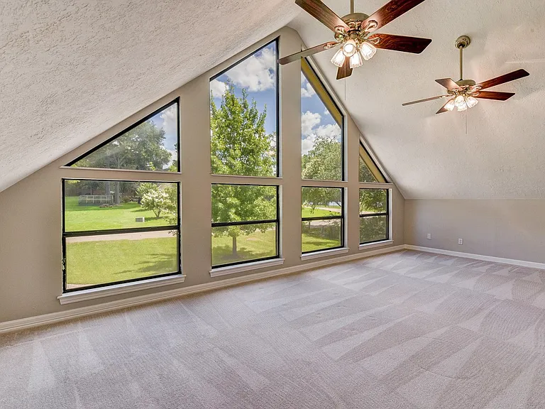 10045 Valley Dr S — Photo 38