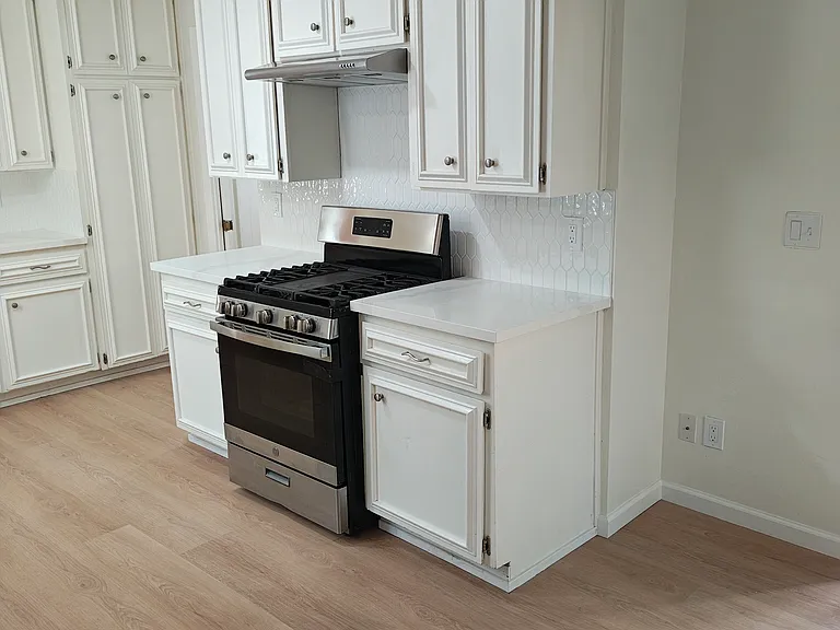 52 Olympia Way — Photo 11