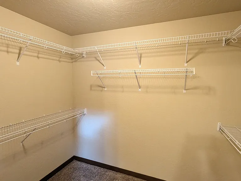 2537 N Lehigh Ct — Photo 13